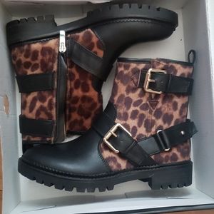Leopard boots